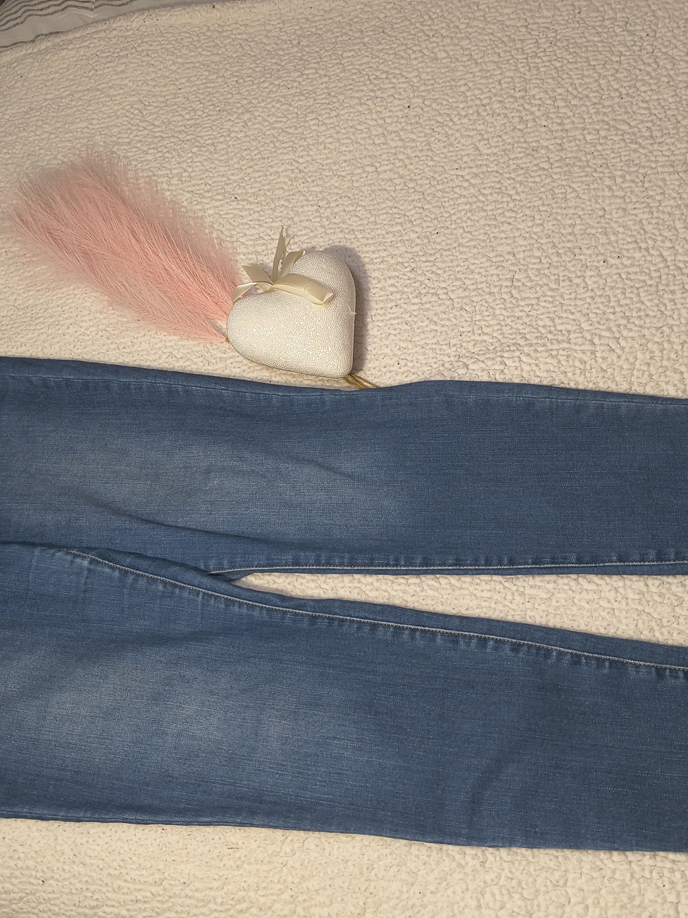Classic Mid-Blue Women’s Skinny Jeans